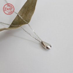 small teardrop Pendant necklace in 925 sterling silver small teardrop Pendant necklace in 925 sterling silver